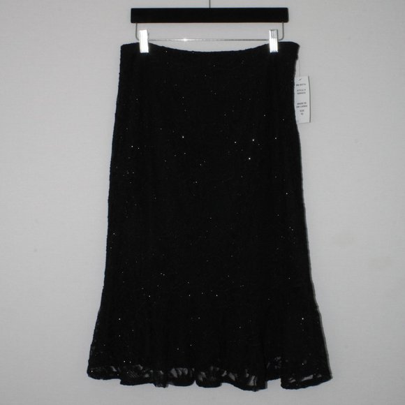 ⬇️$28 S. Levine Black Lace Skirt w/ sparkle shimmer - Picture 13 of 14